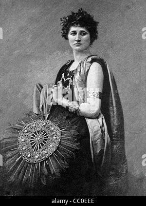 Portrait of Hermione, daughter of Helen of Troy and Menelaus, King of Sparta, wearing Ancient Greek Costume, 1890s Wood Engraving Stock Photo