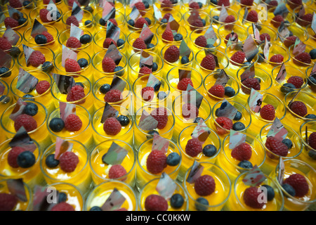 Pastry chefs prepare 10,000 desserts for over 3000 guests for a New year's Eve party in New York Stock Photo