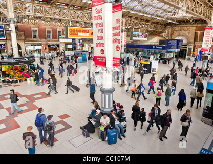 Victoria Railway Station-Passenger Concourse, London, England Stock Photo