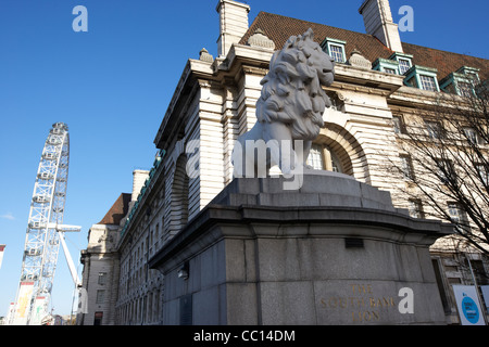 The South Bank Lion and the London Eye, London, England Stock Photo - Alamy