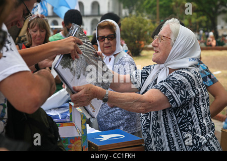 Mothers of the Plaza de Mayo, association of Argentine mothers whose children disappeared in Buenos Aires, Argentina Stock Photo