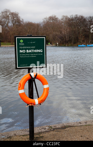 No Bathing Sign and ring at Serpentine Lake in Hyde Park Stock Photo