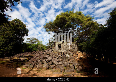 Beng Mealea, temple in the Angkor Wat style located east of the main group of temples at Angkor, Cambodia, Asia Stock Photo