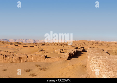 Old Kingdom Street in Ain Asil, known as Spring of the Origin, an Old Kingdom settlement, Dakhla Oasis, Egypt Stock Photo