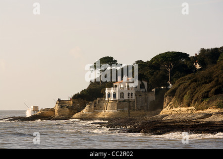 Villa on cliffs north of St Palais-sur-Mer, France Stock Photo
