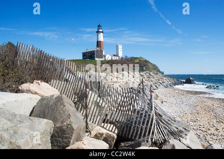 USA, New York, Long Island, Montaurk, Coastline with lighthouse Stock Photo