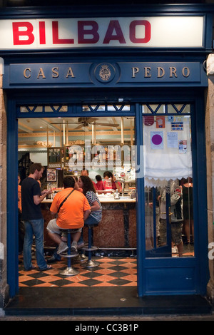 Casa Pedro, bar, Plaza Nuevo, Casco Viejo, Bilbao, Spain Stock Photo