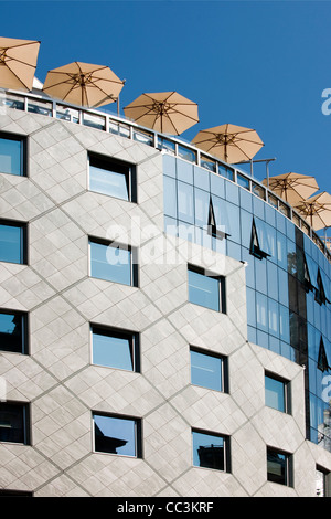 Österreich, Wien I, Stephansplatz, Fassade des Anfang der neunziger Jahre vom Architekten Hans Hollein entworfenen Haas-Haus Stock Photo