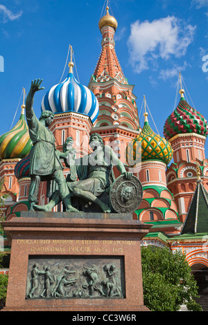 Russia, Moscow, Red Square, Statue of Kuzma Minin & Dmitry Pozharsky, St Basil's Cathedral Stock Photo