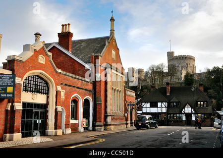 Windsor and Eton riverside railway station with Windsor castle in background Stock Photo