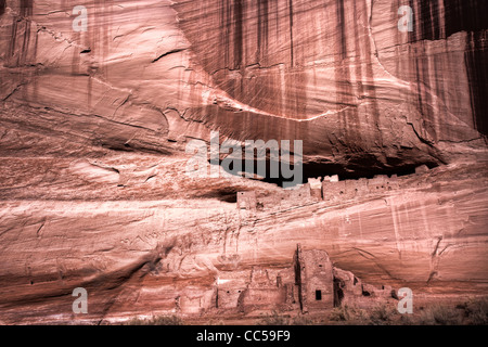 Cliffside home to ancient people in Arizona Stock Photo