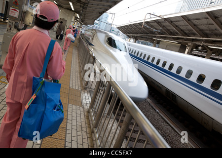 Japan railways tokyo uniforms hi-res stock photography and images 