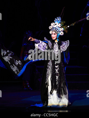 Peking opera actress performing Bai Gu Jing, Beijing, China Stock Photo