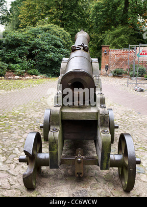 Cannon on the court of Winsen Castle, Winsen Luhe, Germany. Stock Photo