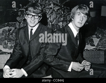 PETER AND GORDON UK pop duo in 1964 with Peter Asher at left and Gordon Waller Stock Photo