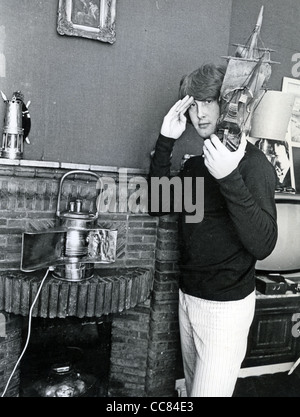 GORDON WALLER of UK pop duo Peter and Gordon at his London home in December 1966 Stock Photo