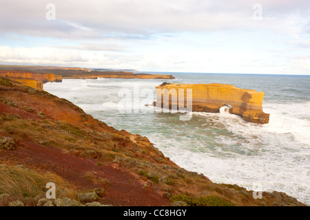 The rugged coast line on the Great Ocean Road near Loch Ard Gorge, Port Campbell National Park on the south west coast of Victoria, Australia Stock Photo