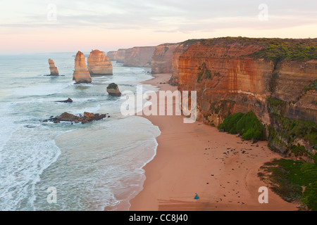 Early morning light at the Twelve Apostles on the Great Ocean Road, Port Campbell on the south west coast of Victoria, Australia Stock Photo