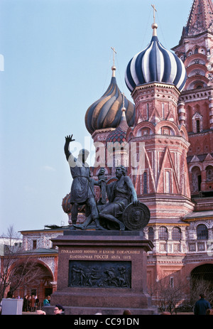 Minin-Pozharsky Monument, St Basil's Cathedral, Red Square, Moscow, USSR,  Russia, 1975 Stock Photo