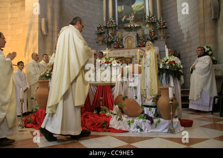 Israel, Lower Galilee, the feast of the Miracle of the Wine at the Franciscan Wedding Church in Kafr Cana Stock Photo