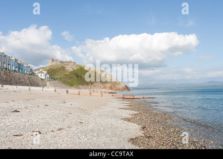 Late afternoon at Criccieth looking towards the castle and beach Stock Photo