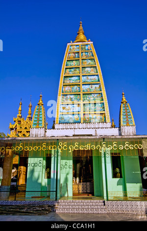 Mahabodhi Style Temple at the Shwedagon Paya (Pagoda) | Yangon (Rangoon) | Myanmar (Burma) Stock Photo