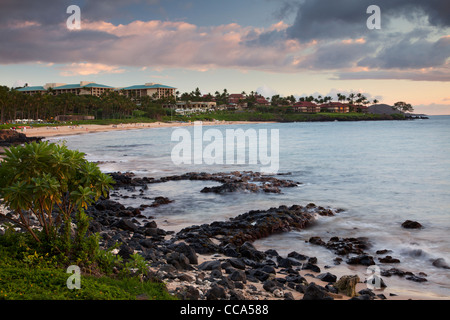 People enjoying the beach and water at the Wailea Beach on Maui, Hawaii ...