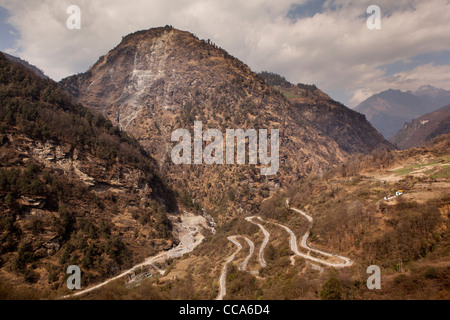 India, Arunachal Pradesh, Tawang Valley, Jang, hairpin bends on Sela Pass road Stock Photo