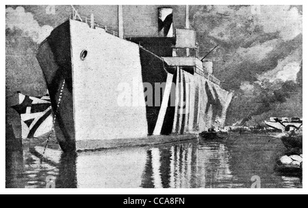 1918 Port of London Naval ship camouflage painting camouflaged Royal Navy military deception measure 32 battleship Stock Photo