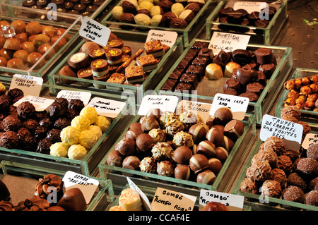 Stall selling truffles hi-res stock photography and images - Alamy