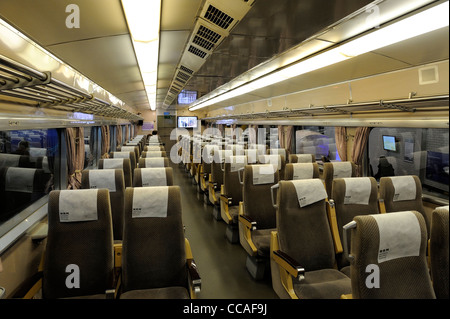 Shinkansen Leading Car 22-141, bullet train built by West Japan Railways, 1976, withdrawn from service in October 2000 york uk Stock Photo