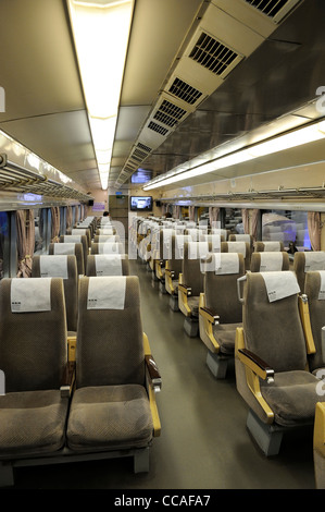 Shinkansen Leading Car 22-141, bullet train built by West Japan Railways, 1976, withdrawn from service in October 2000 york uk Stock Photo