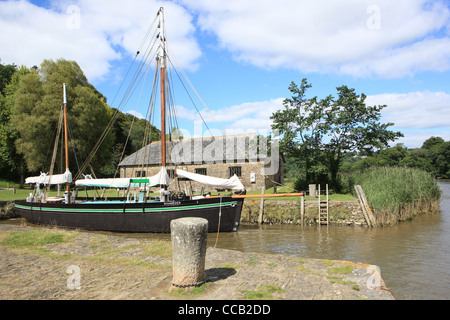 Quay Vector The Shamrock a 57ft restored sailing barge on the River Tamar at ...