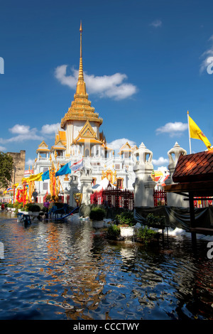 Flood Waters Surround Wat Trimit | Chinatown | Bangkok Stock Photo