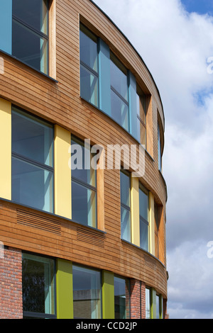 OPEN ACADEMY, SHEPPARD ROBSON, NORWICH, 2010, DETAIL OF CURVED EXTERIOR WINDOWS Stock Photo