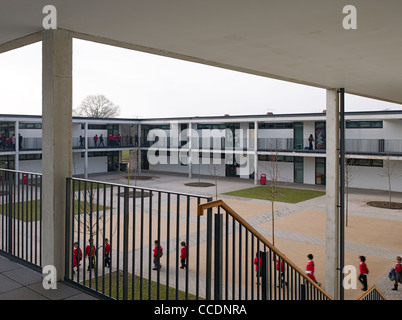 WEMBLEY PRIMARY SCHOOL WALTERS AND COHEN 2009 ATRIUM SCHOOLYARD Stock Photo