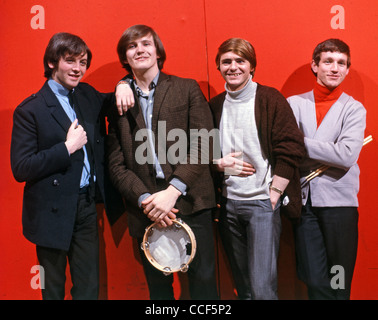 WAYNE FONTANA  AND THE MINDBENDERS  UK pop group in 1965, See Description below for names. Photo Tony Gale Stock Photo