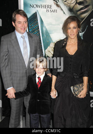 Nov. 15, 2010 - New York, New York, U.S. - Actors MATTHEW BRODERICK, SARAH JESSICA PARKER and son JAMES WILKE BRODERICK attend the New York premiere of Harry Potter and the Deathly Hallows Ã Part 1 held at Alice Tully Hall. (Credit Image: © Nancy Kaszerman/ZUMApress.com) Stock Photo