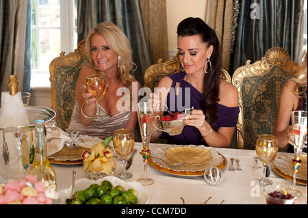 Nov. 8, 2010 - Beverly Hills, CA, U.S. - The Real Housewives Of Beverly Hills cast enjoy.Thanksgiving Dinner at Adrienne Maloofs home..KIM RICHARDS, KYLE RICHARDS (Credit Image: © Lisa Rose/ZUMAPRESS.com) Stock Photo