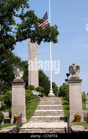 Jun 24, 2004 - Miami Township, Ohio, USA - NORTH BEND: William Henry Harrison's Tomb, and Monument to the 9th President of the United States, is located at the N E corner of Brower and Cliff Roads.  (Credit Image: © Ken Stewart/ZUMA Press) Stock Photo