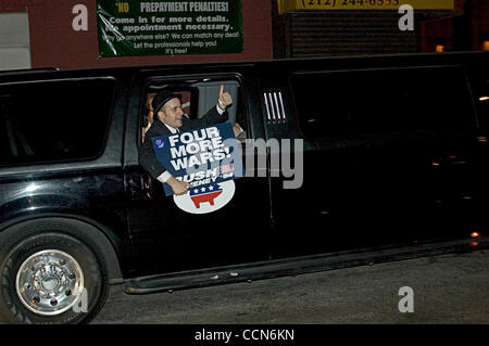 Aug 28, 2004; New York, NY, USA; Billionaires for Bush driving in a Limo in NYC at the RNC. Stock Photo