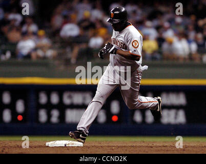 San Francisco Giants J.T. Snow argues with the first base umpire Tony  Randazzo after being called out at first in a fifth inning doubleplay  against the Arizona Diamondbacks on June 29, 2005