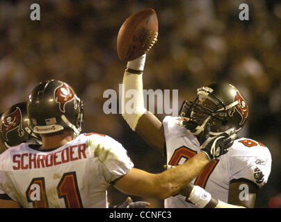 Oakland, California, USA. 15th Sep, 1996. Oakland Raiders vs. Jacksonville  Jaguars at Oakland Alameda County Coliseum Sunday, September 15, 1996.  Raiders beat Jaguars 17-3. Oakland Raiders running back Harvey Williams  Credit: Al