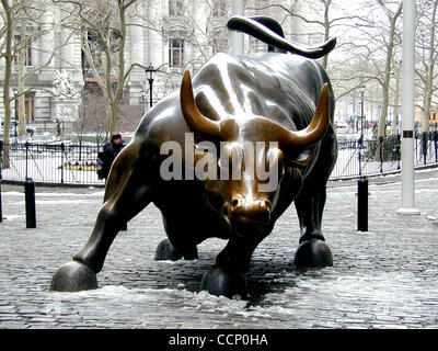 Apr. 25, 2003 - New York, New York, U.S. - The Bull stand guard on Broadway in lower manhattan near ''wall street''.2/03.(Credit Image: Â© Bruce Cotler/Globe Photos/ZUMAPRESS.com) Stock Photo