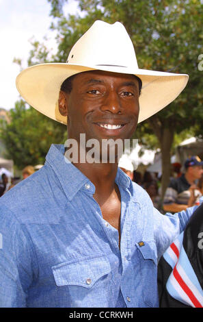 July 12, 2003 - Hollywood, California, U.S. - I7764CHW - .BILL PICKETT INVITATIONAL BLACK RODEO - .LOS ANGELES EQUESTRIAN CENTER, BURBANK, CA - .07/11/2003 - .   /   /    2003 - .ISIAH WASHINGTON(Credit Image: Â© Clinton Wallace/Globe Photos/ZUMAPRESS.com) Stock Photo