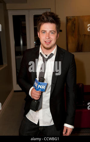 May 28, 2010 - Beverly Hills, California, U.S. - Sseason 9 AMERICAN IDOL winner LEE DEWYZE.readies himself to do an interview (Credit Image: © Lisa Rose/ZUMApress.com) Stock Photo