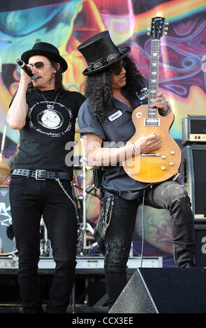 May 23, 2010 - Columbus, Ohio; USA - Singer MYLES KENNEDY and Guitarist SLASH performs live as part of the 2010 Rock on the Range Music Festival.  The Fourth Annual Festival will attract thousands of music fans to see a variety of artist on three different stages over two days at the Columbus Crew S Stock Photo