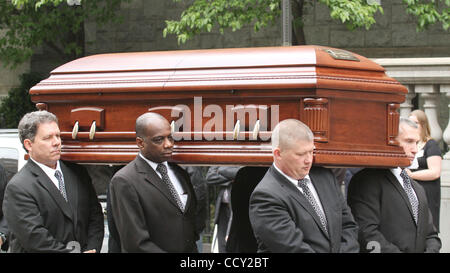 Pallbearers carry the casket of legendary jazz singer and actress LENA ...