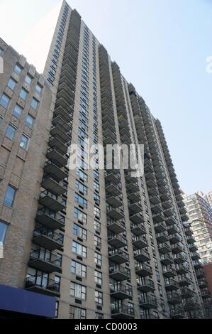 Mar 19, 2010 - Manhattan, New York, USA - Murray Hill building at 330 East 39th Street where Connor Donahue fell to his death Sunday after leaning on his 24th floor crumbling balcony railing.  (Credit Image: Â© Bryan Smith/ZUMA Press) RESTRICTIONS:  * New York City Newspapers Rights OUT * Stock Photo