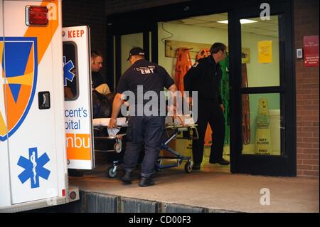 Apr 09, 2010 - Manhattan, New York, USA - The final patient is wheeled into the emergency room at St. Vincent's at about 10:10 a.m. As of 10 a.m. this morning the Fire Department has stopped sending ambulances to St. Vincent's Catholic Medical Center in Greenwich Village. The debt-ridden hospital is Stock Photo